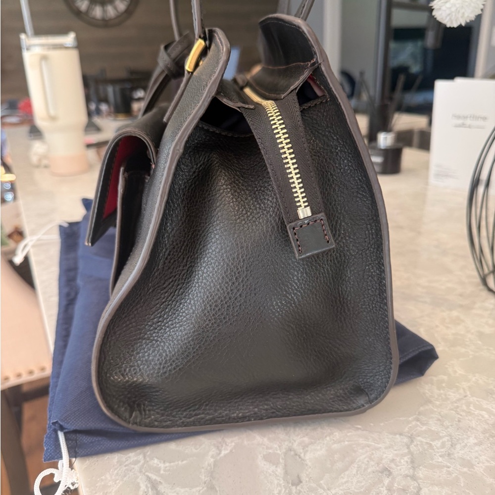 Dooney & Bourke Florentine leather shoulder bag. - Picture 2 of 10